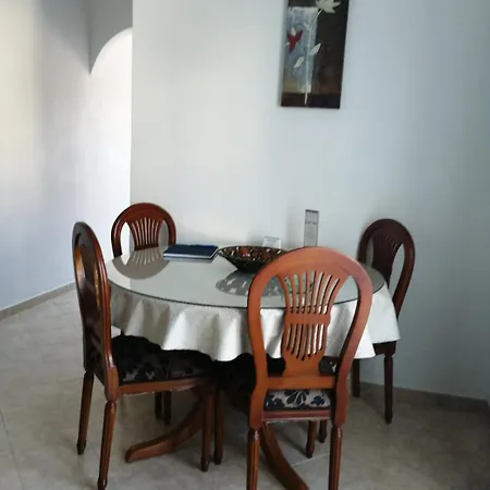 Lenio's Feriehus Pera Gyalos