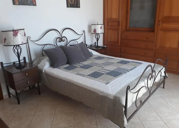 Lenio's Case de vacanță Pera Gyalos