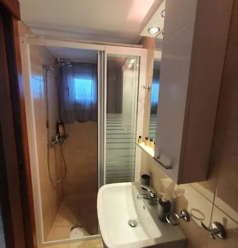 Lenio's Case de vacanță Pera Gyalos