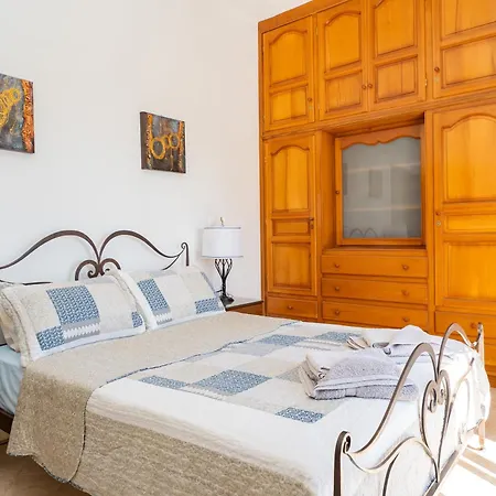 Lenio's Tatil Evi Pera Gyalos